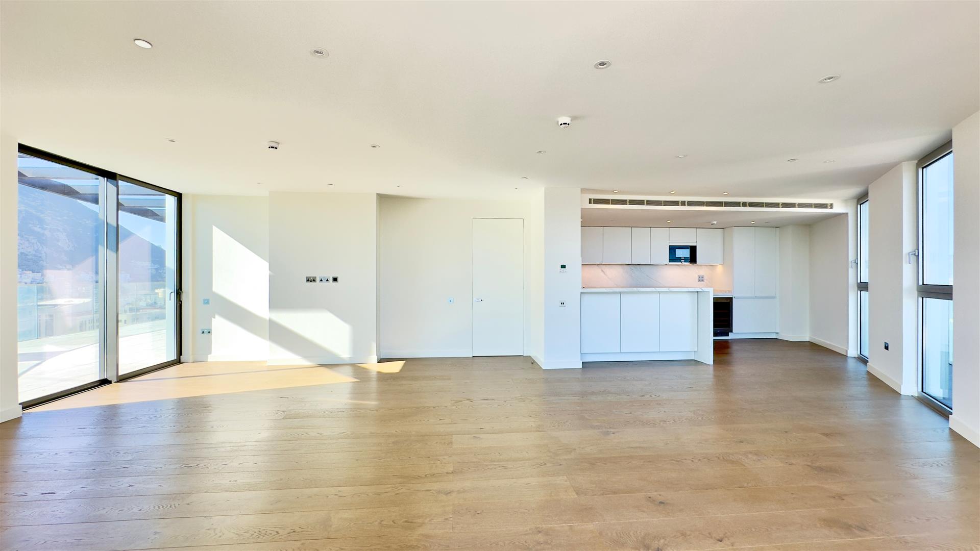 Image of Apartment - 4 Bedrooms - 4 Bathrooms for Sale in EuroCity-Gibraltar, Image 3